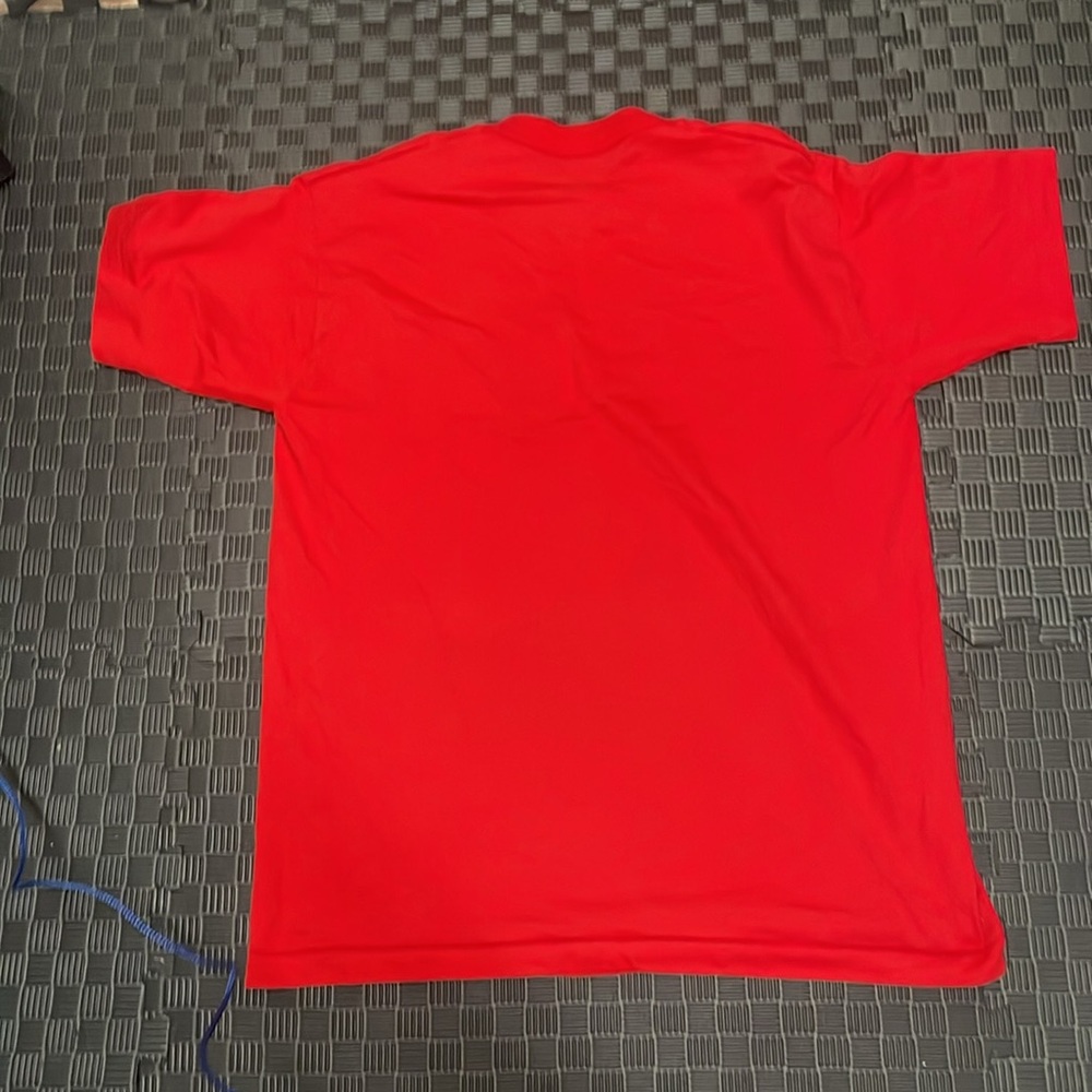 Red short sleeve t shirt with Minnie Mouse size large - Picture 8 of 8